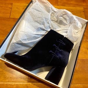 Nine West Khraine blue suede bootie
